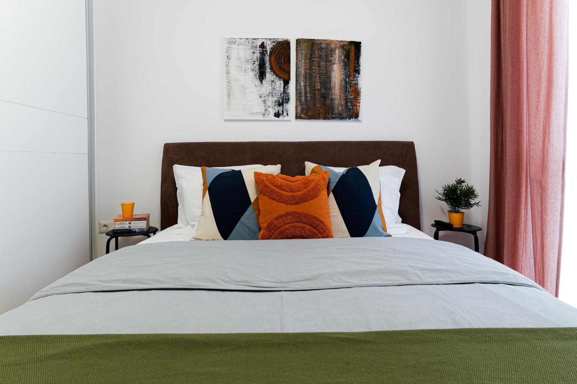 Amalia - Quiet 1Br Apartment With Parking & Wi-Fi Bucharest Exterior photo